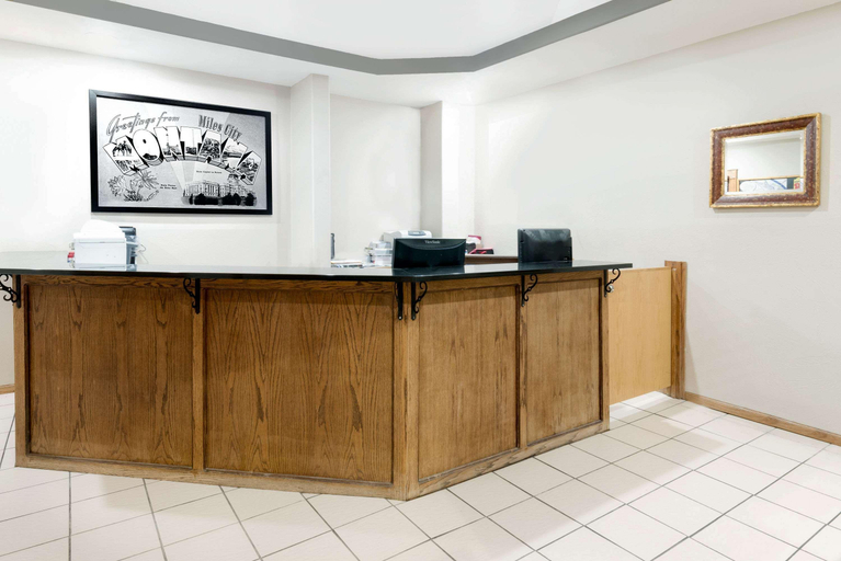Public Area 2, Super 8 by Wyndham Miles City, Custer