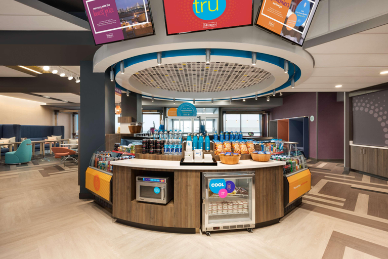 Food & Drinks 5, Tru By Hilton Cedar Rapids Westdale, Linn