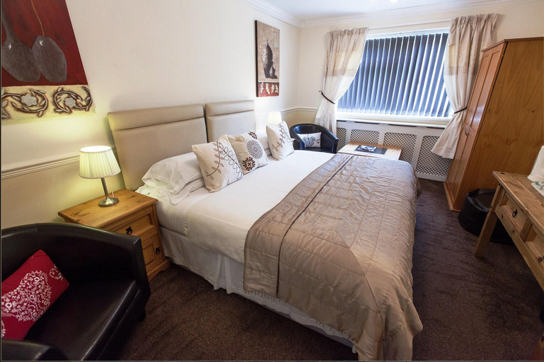 Bedroom 3, Chester House, Cheshire West and Chester