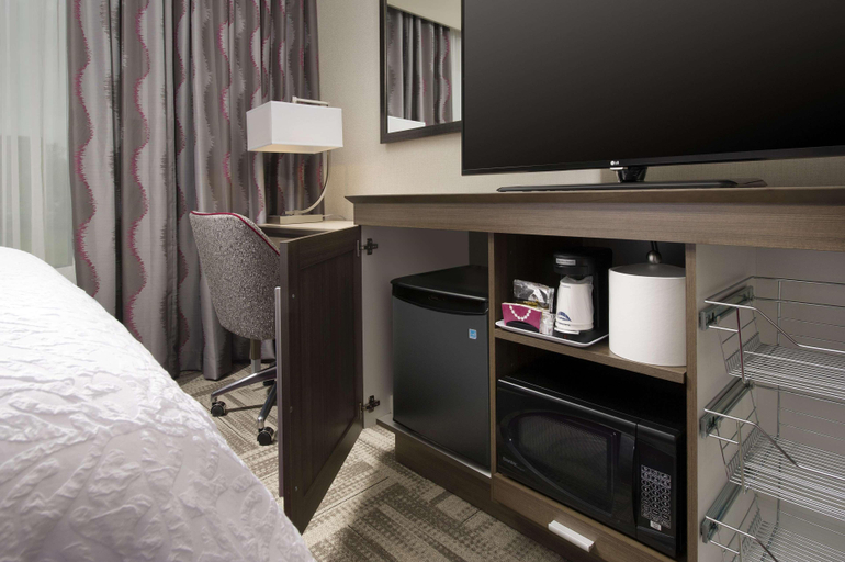 Bedroom 3, Hampton Inn Huntsville/Village of Providence, Madison