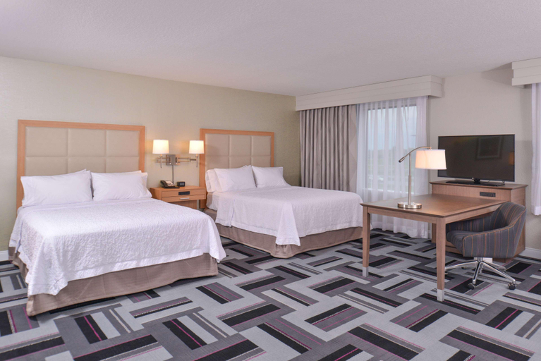 Bedroom 3, Hampton Inn & Suites Ame, Story