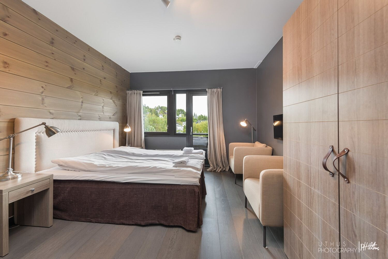 Highland Lodge, Hol