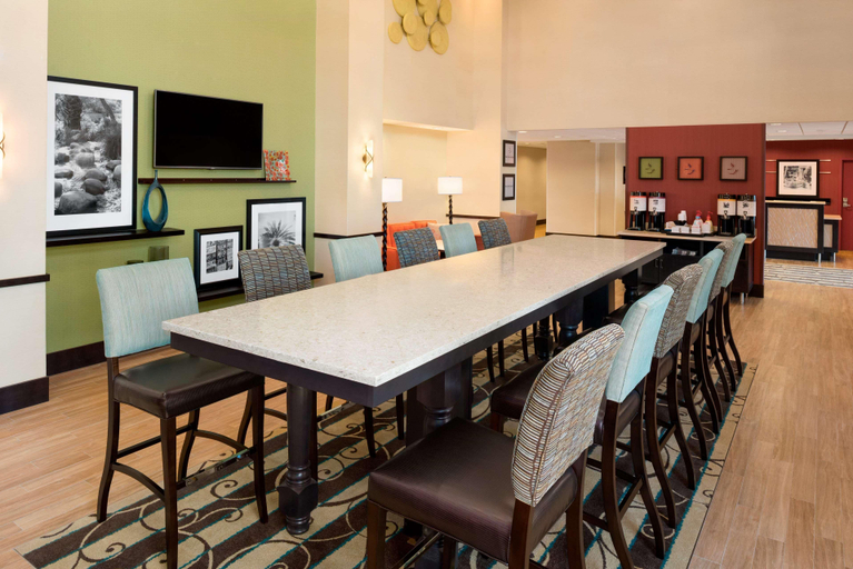 Food & Drinks, Hampton Inn and Suites Corpus Christi, Nueces
