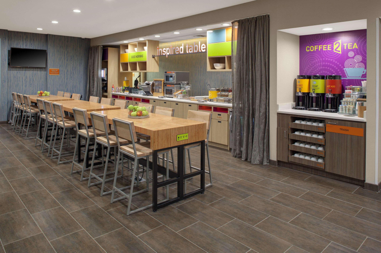 Food & Drinks 5, Home2 Suites by Hilton Lake Charles, Calcasieu