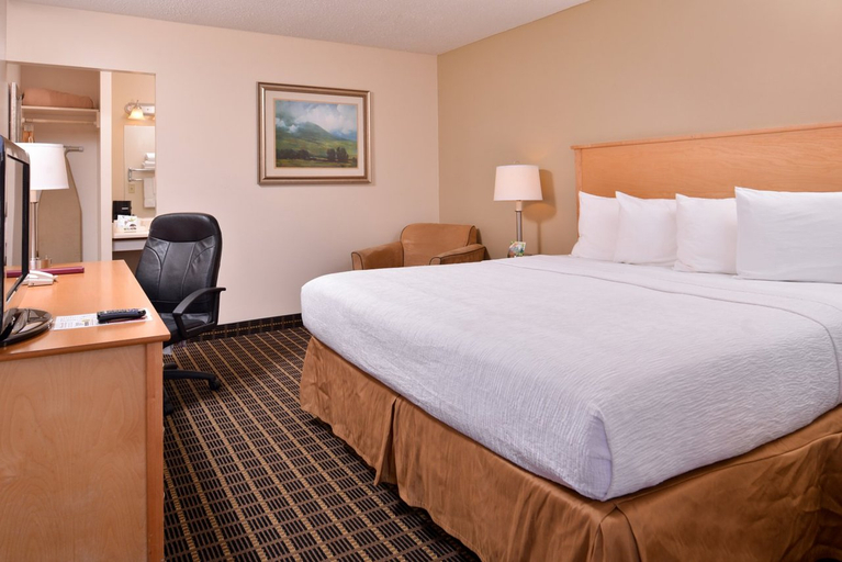 Bedroom 3, Campus Inn And Suites, Lane