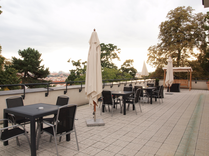 Food & Drinks 5, Hotel Jana / Pension Domov Mladeze, Praha 2