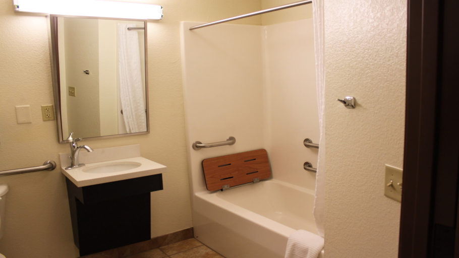 Bathroom 4, Affordable Suites of America Tulsa, Tulsa