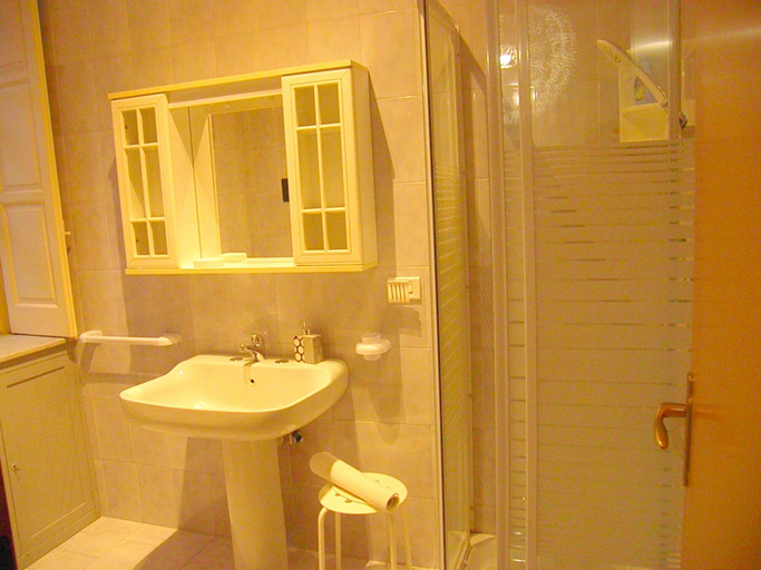Bathroom 4, B&B Il Siciliano, Syracuse
