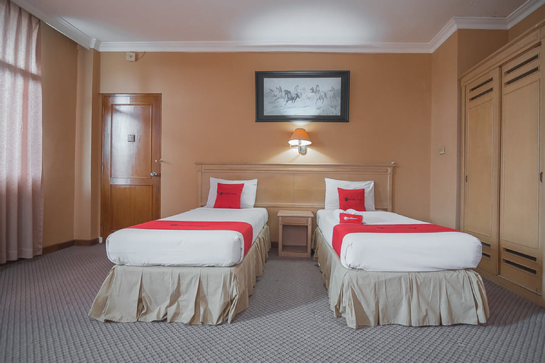 Bedroom 1, Reddoorz Plus @ Hotel Permata Alam, Bogor
