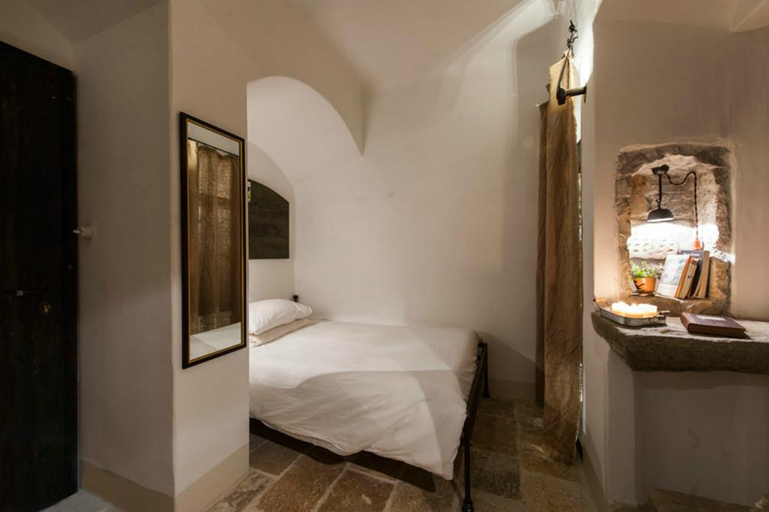 Bedroom 3, Eremito, Terni