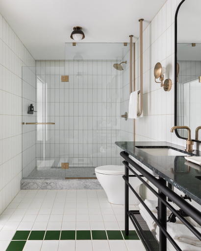 Bathroom 4, Woodlark, Multnomah