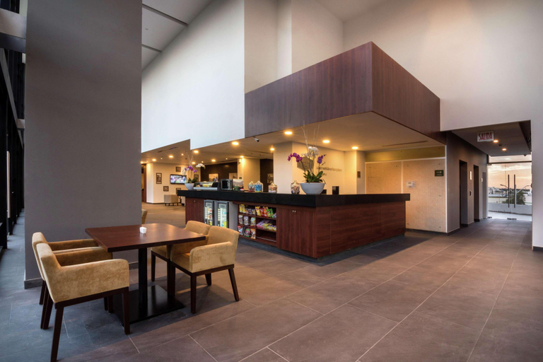 Food & Drinks 5, Hampton Inn by Hilton San Luis Potosi, San Luis Potosí
