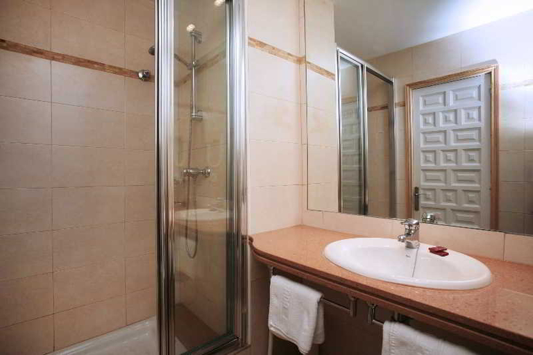 Bathroom, Club Cala Pada, Baleares
