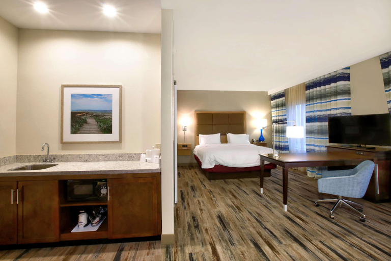 Bedroom 4, Hampton Inn & Suites Baltimore/Aberdeen, Harford
