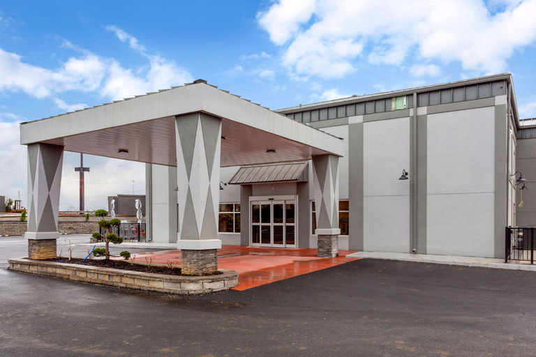 Exterior & Views 2, Days Inn & Suites by Wyndham Bowling Green, Warren