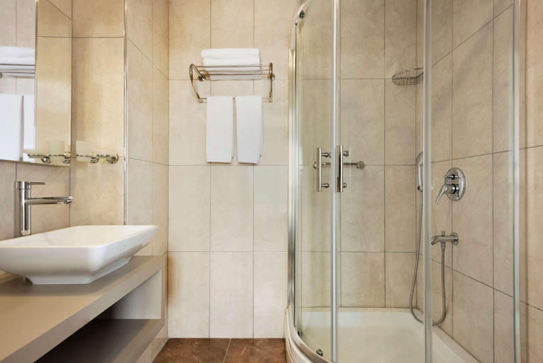 Bathroom 3, Hawthorn Suites by Wyndham Cerkezkoy, Çerkezköy