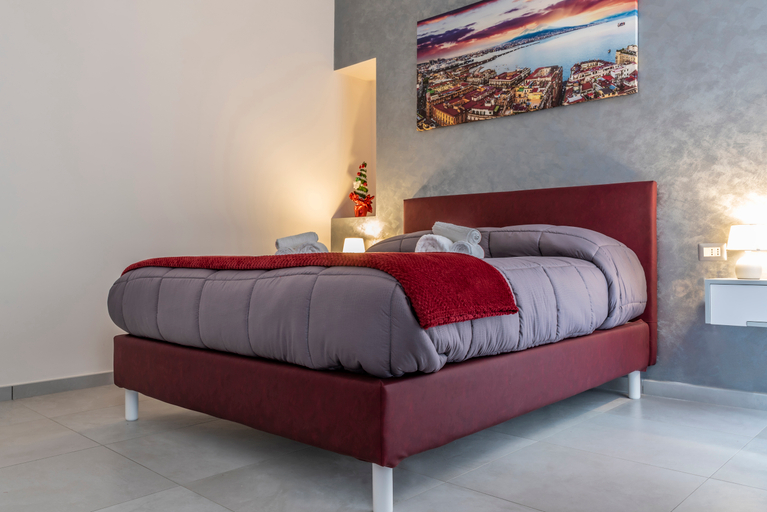 Bedroom 5, Casina Rossa, Napoli