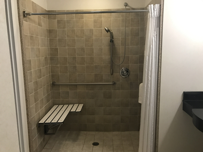 Bathroom 4, Holiday Inn Express Bentleyville, Washington