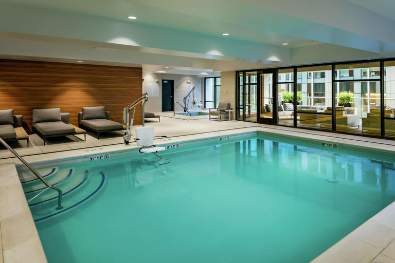 Sport & Beauty 2, Hilton Garden Inn Seattle Bellevue Downtown, WA, King