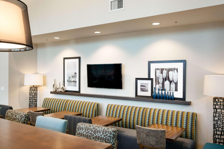 Public Area 2, Hampton Inn & Suites by Hilton Seattle/Northgate, Seattle