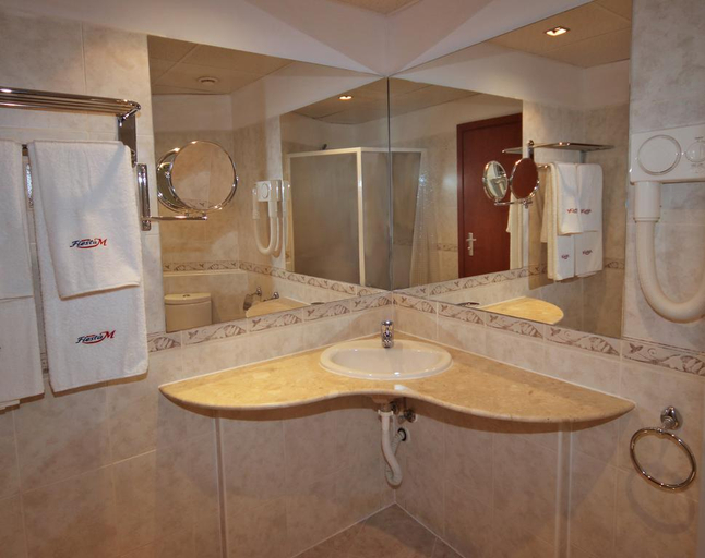 Bathroom 5, Fiesta M Hotel, Nesebar