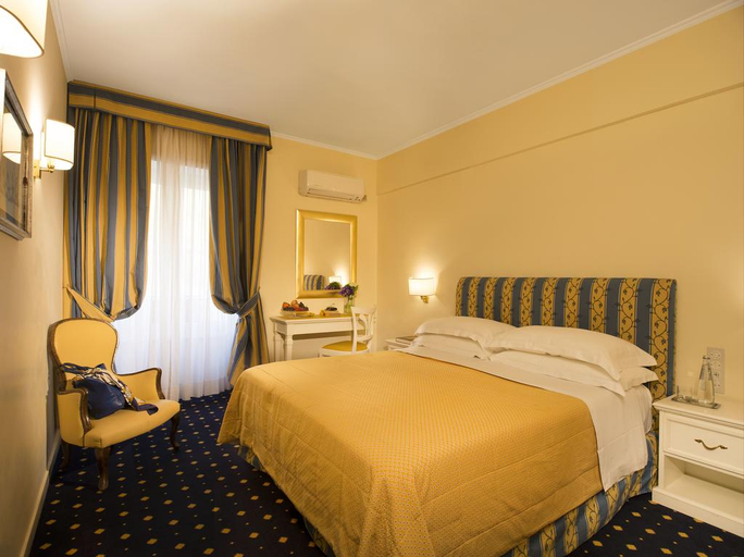 Bedroom 2, Napoleon Hotel, Rome
