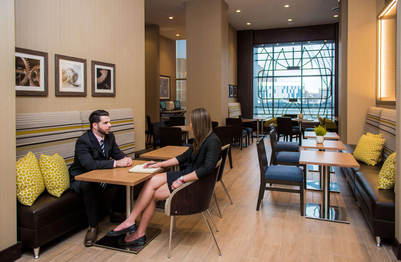 Food & Drinks 5, Hampton Inn & Suites Washington DC-Navy Yard, Washington D.C.