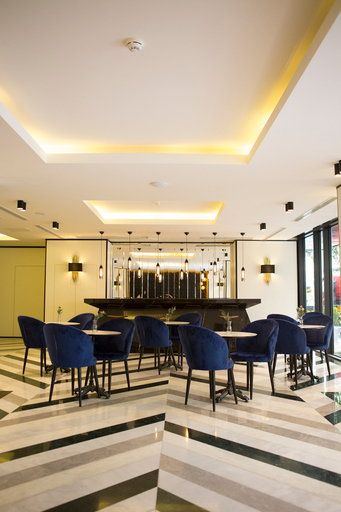 Food & Drinks 5, Emen'S Otel, Konak