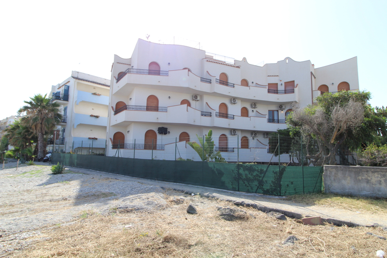 Exterior & Views 4, Villa Liliana, Messina