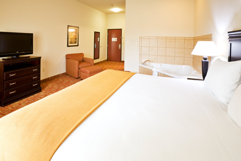 Bedroom 3, Lake Texoma Inn and Suites to match IHG, Grayson