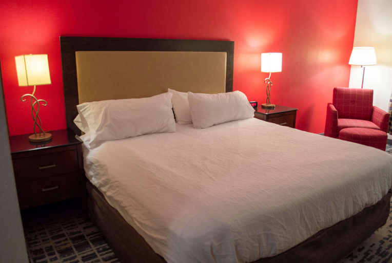 Bedroom 3, Baymont by Wyndham Ferndale/Royal Oak, Oakland