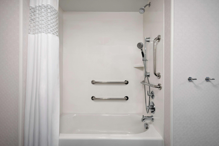 Bathroom 4, Hampton Inn By Hilton Champaign Southwest, Champaign