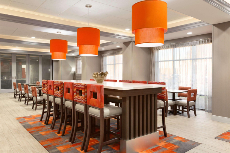 Food & Drinks 5, Hampton Inn North Olmsted Cleveland Airport, Cuyahoga