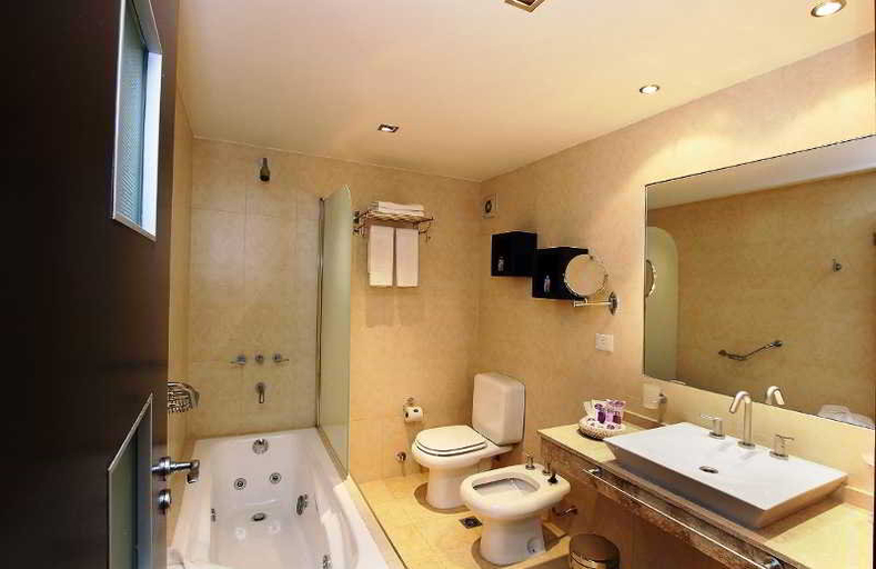 Bathroom 4, Monasterio Hotel Boutique, Bariloche