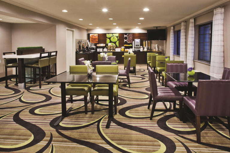 Public Area 2, La Quinta Inn&Suites by Wyndham Milwaukee Delafiel, Waukesha