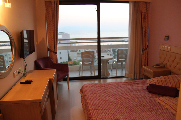 Bedroom 3, Esat Otel, Kuşadası