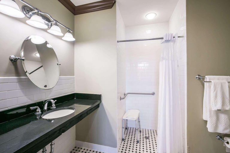 Bathroom 4, Water Street Hotel Marina An Ascend, Franklin