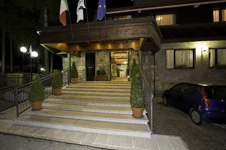 Public Area 4, Grand Hotel del Parco, L'Aquila