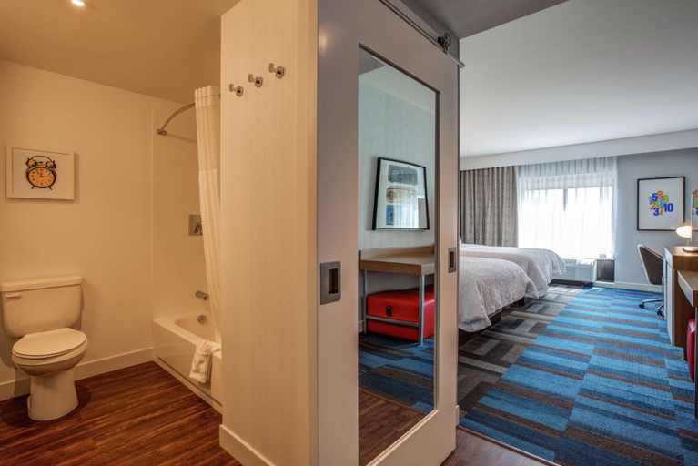 Bathroom 4, Hampton Inn Boston/Waltham, Middlesex