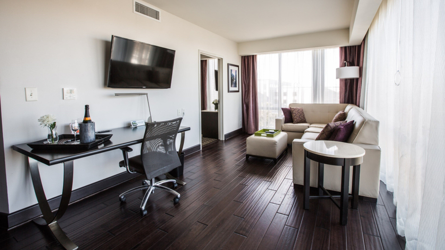 Bedroom 3, The Limited Charleston, Charleston