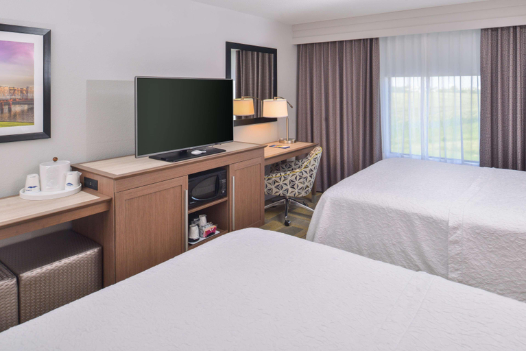 Bedroom 3, Hampton Inn & Suites Altoona Des Moines, Polk