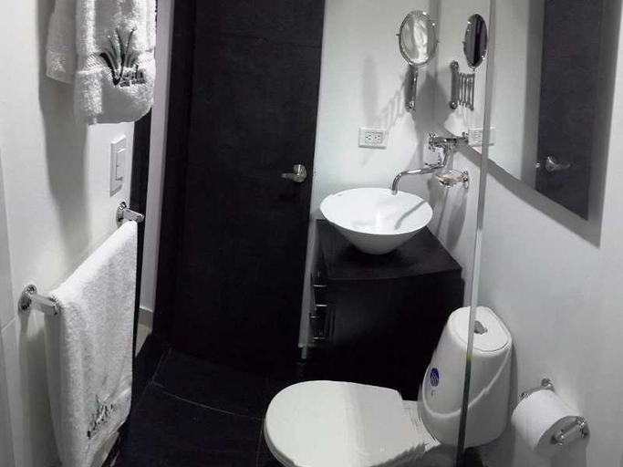 Bathroom 5, Hotel Vesta Boutique, Neiva