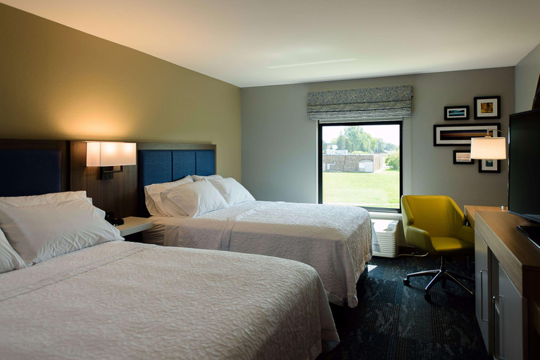 Bedroom 3, Hampton Inn By Hilton Superior Duluth, Douglas