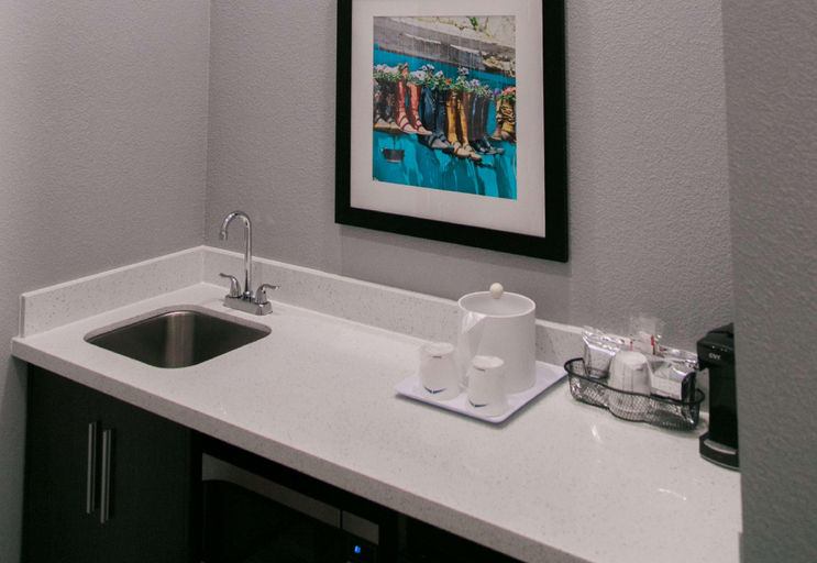 Bedroom 3, Hampton Inn & Suites Amarillo-East, TX, Potter