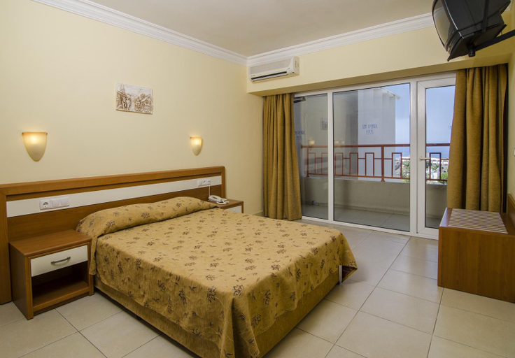Bedroom 2, Sea Pearl Hotel, Kuşadası