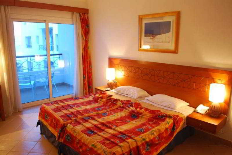 Bedroom 3, Swiss Wellness Dive & Spa Hotel, Al-Ghurdaqah
