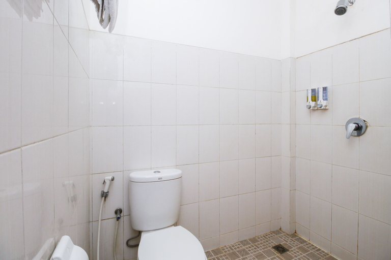 Bathroom 4, Airy Gadingrejo Ahmad Yani 55 Pasuruan, Pasuruan