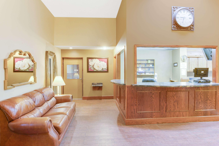 Public Area, Super 8 by Wyndham Mitchell, Davison