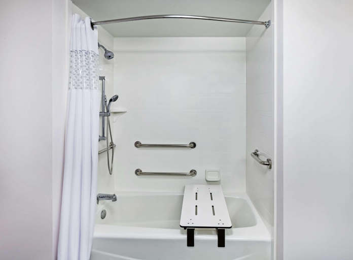 Bathroom 4, Hampton Inn & Suites Houston I-10 West Park Row, Houston
