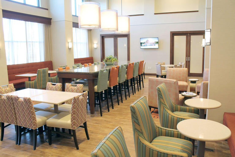 Food & Drinks 5, Hampton Inn Cape Girardeau I-55 East, Cape Girardeau